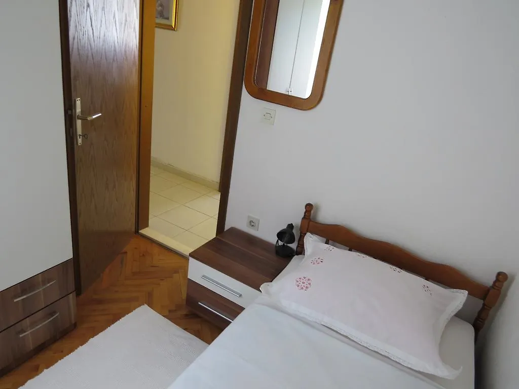 Apartments Lovric - 30 Meters To The Beach Trogir