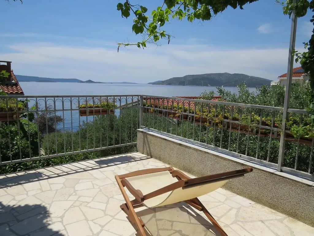 Apartments Lovric - 30 Meters To The Beach Trogir Croatia