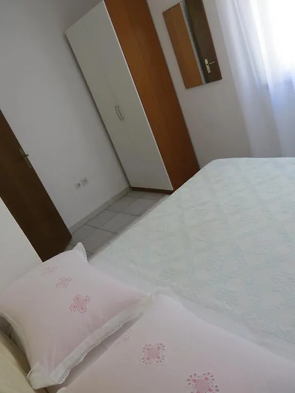 Apartments Lovric - 30 Meters To The Beach Trogir 0*,