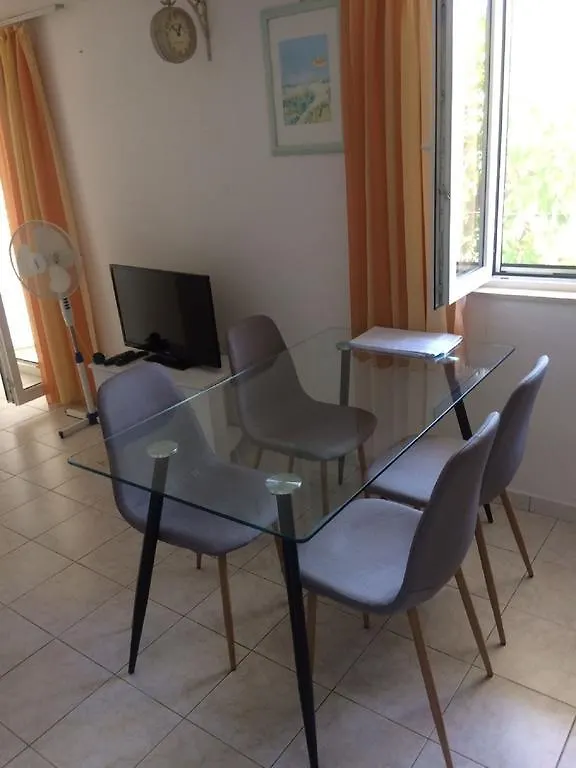 Apartments Lovric - 30 Meters To The Beach Trogir