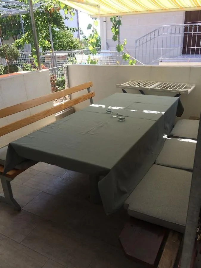Apartments Lovric - 30 Meters To The Beach Trogir
