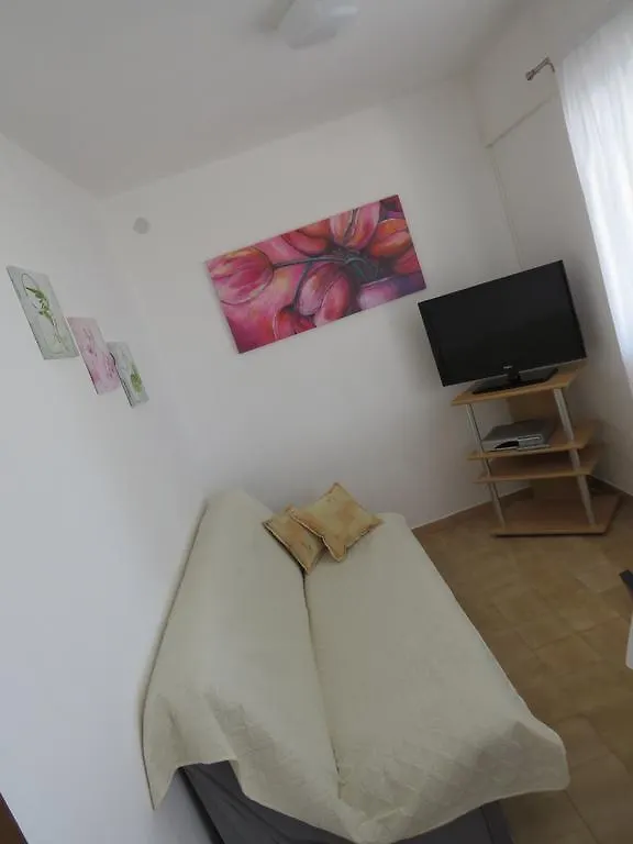 Apartments Lovric - 30 Meters To The Beach Trogir 0*,  Croatia