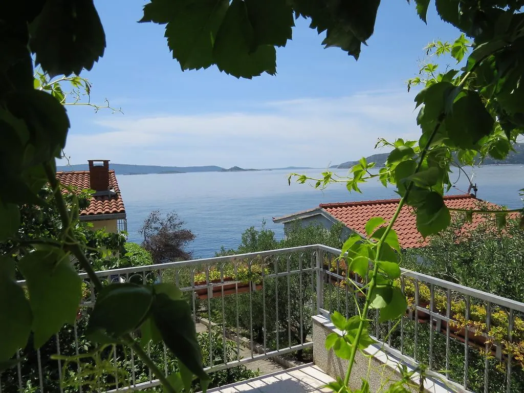 Apartments Lovric - 30 Meters To The Beach Trogir