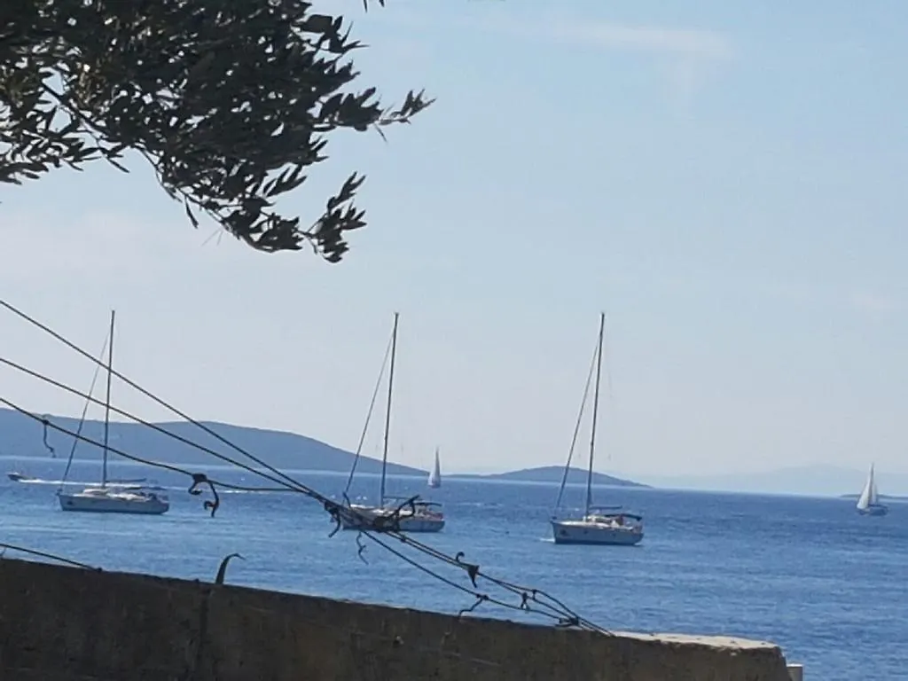 Apartments Lovric - 30 Meters To The Beach Trogir