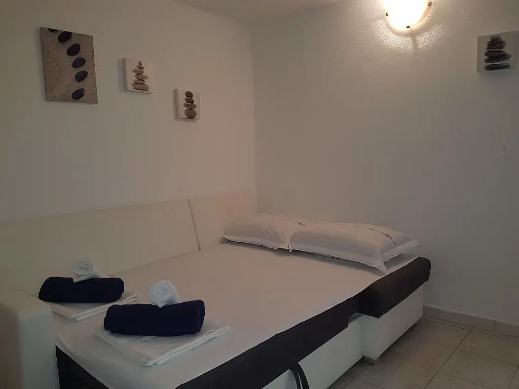 Apartments Lovric - 30 Meters To The Beach Trogir