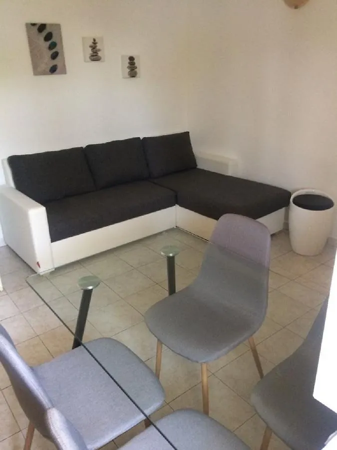 Apartments Lovric - 30 Meters To The Beach Trogir
