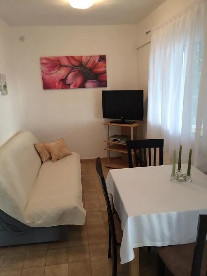Apartments Lovric - 30 Meters To The Beach Trogir